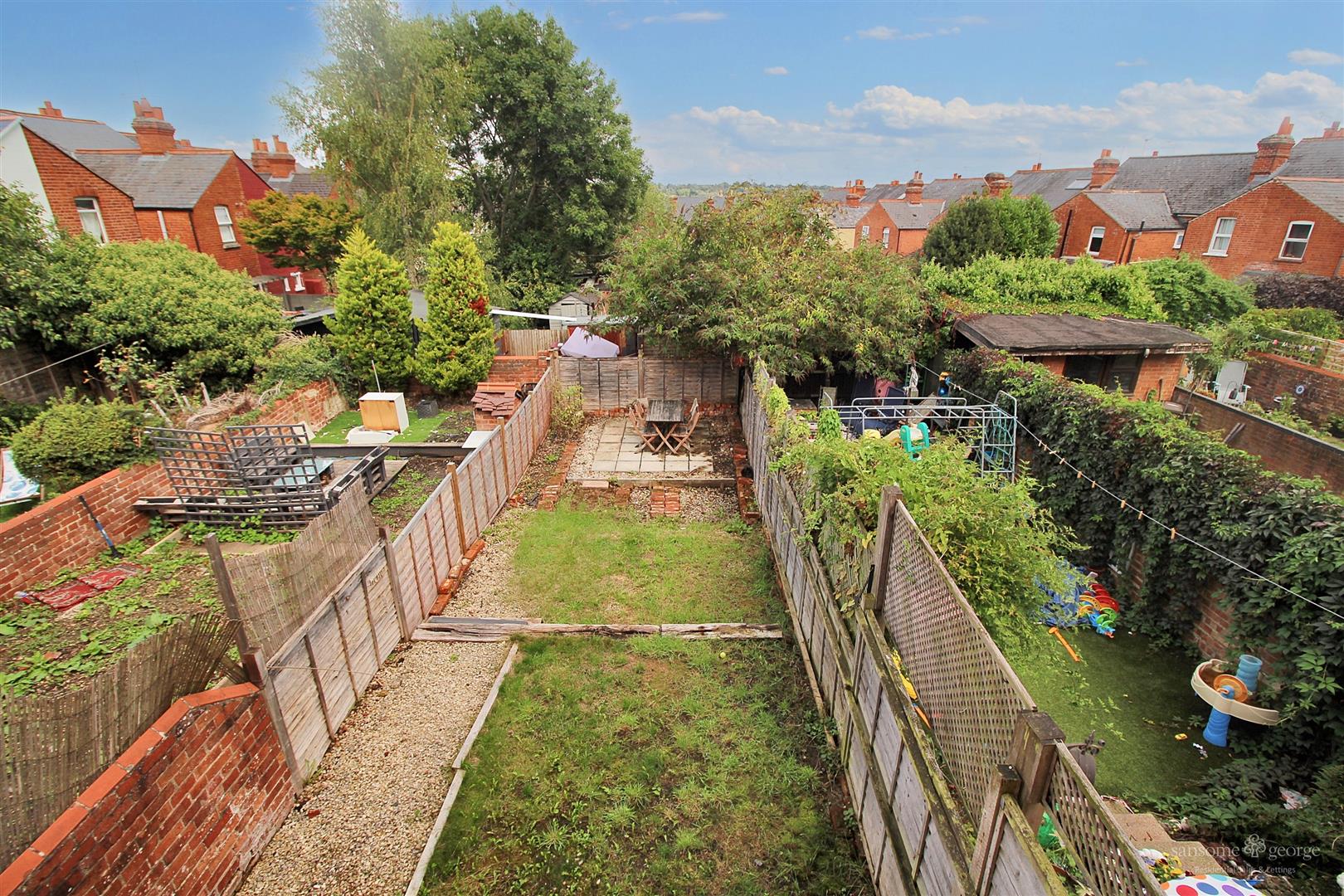3 bed property in Waverley Road, Reading